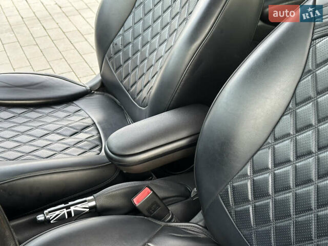 Сірий Міні Cooper, об'ємом двигуна 1.6 л та пробігом 100 тис. км за 9900 $, фото 49 на Automoto.ua