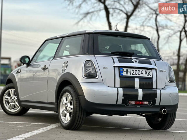 Сірий Міні Cooper, об'ємом двигуна 1.6 л та пробігом 100 тис. км за 9900 $, фото 21 на Automoto.ua