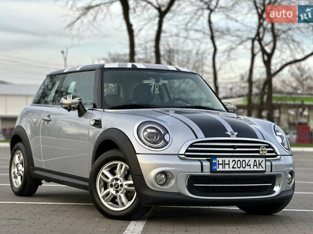 Сірий Міні Cooper, об'ємом двигуна 1.6 л та пробігом 100 тис. км за 9900 $, фото 10 на Automoto.ua