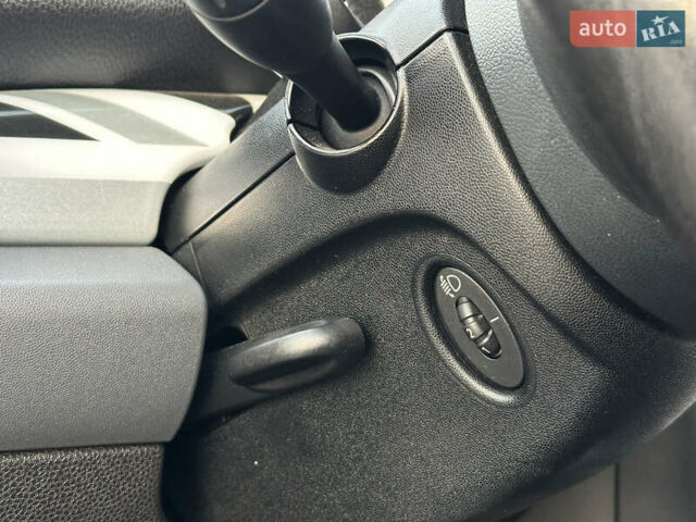 Сірий Міні Cooper, об'ємом двигуна 1.6 л та пробігом 100 тис. км за 9900 $, фото 44 на Automoto.ua