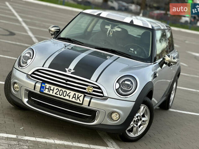 Сірий Міні Cooper, об'ємом двигуна 1.6 л та пробігом 100 тис. км за 9900 $, фото 7 на Automoto.ua