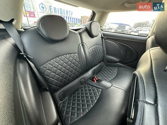 Сірий Міні Cooper, об'ємом двигуна 1.6 л та пробігом 100 тис. км за 9900 $, фото 4 на Automoto.ua