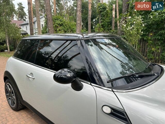Сірий Міні Cooper, об'ємом двигуна 1.6 л та пробігом 219 тис. км за 7950 $, фото 27 на Automoto.ua