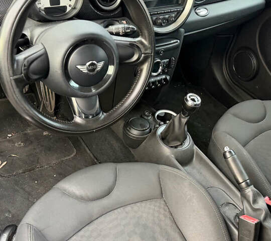 Сірий Міні Cooper, об'ємом двигуна 0 л та пробігом 260 тис. км за 3500 $, фото 3 на Automoto.ua
