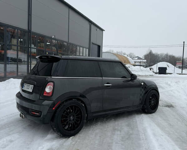 Серый Мини Купер, объемом двигателя 1.6 л и пробегом 170 тыс. км за 9999 $, фото 4 на Automoto.ua