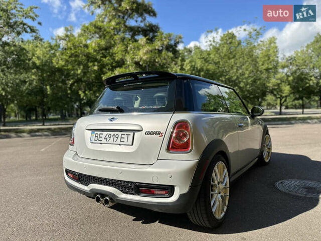 Сірий Міні Cooper, об'ємом двигуна 1.6 л та пробігом 93 тис. км за 14000 $, фото 8 на Automoto.ua