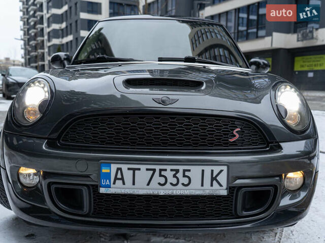 Серый Мини Купер, объемом двигателя 1.6 л и пробегом 169 тыс. км за 8888 $, фото 33 на Automoto.ua