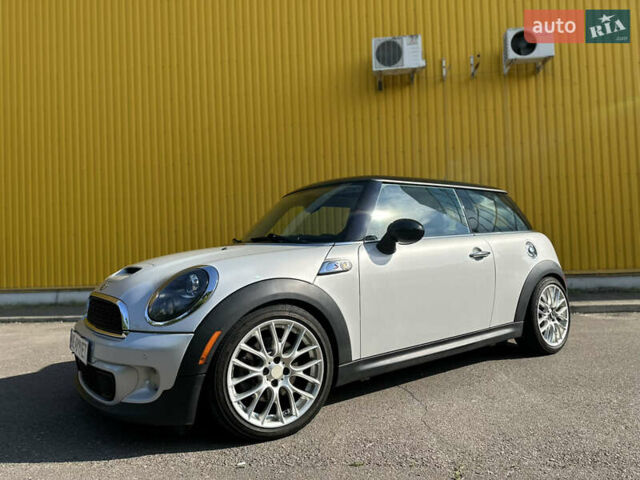 Сірий Міні Cooper, об'ємом двигуна 1.6 л та пробігом 93 тис. км за 14000 $, фото 2 на Automoto.ua