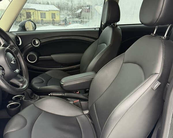 Серый Мини Купер, объемом двигателя 1.6 л и пробегом 170 тыс. км за 9999 $, фото 19 на Automoto.ua