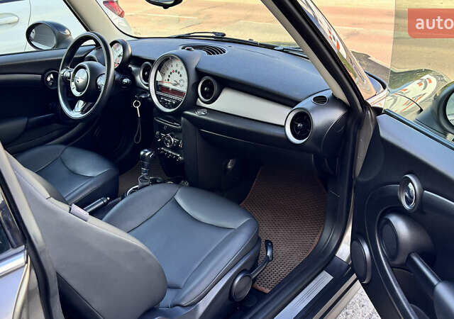 Сірий Міні Cooper, об'ємом двигуна 1.6 л та пробігом 143 тис. км за 8500 $, фото 3 на Automoto.ua