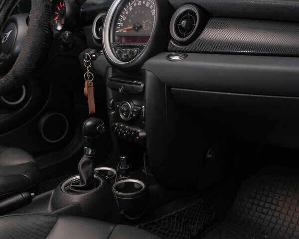 Серый Мини Купер, объемом двигателя 1.6 л и пробегом 169 тыс. км за 8888 $, фото 19 на Automoto.ua