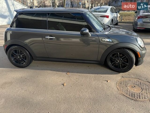 Сірий Міні Cooper, об'ємом двигуна 1.6 л та пробігом 247 тис. км за 8299 $, фото 6 на Automoto.ua