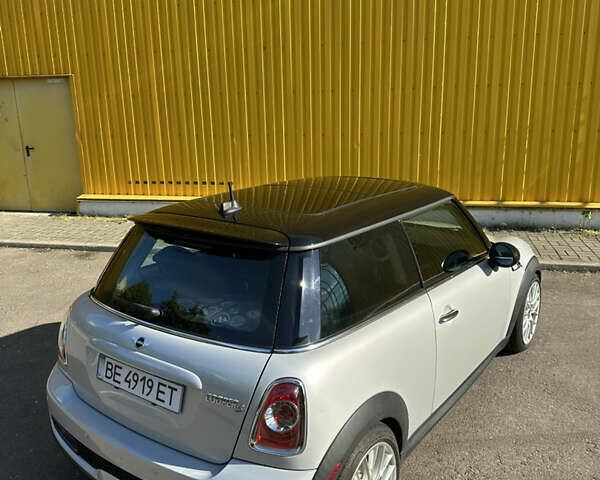 Сірий Міні Cooper, об'ємом двигуна 1.6 л та пробігом 93 тис. км за 14000 $, фото 4 на Automoto.ua