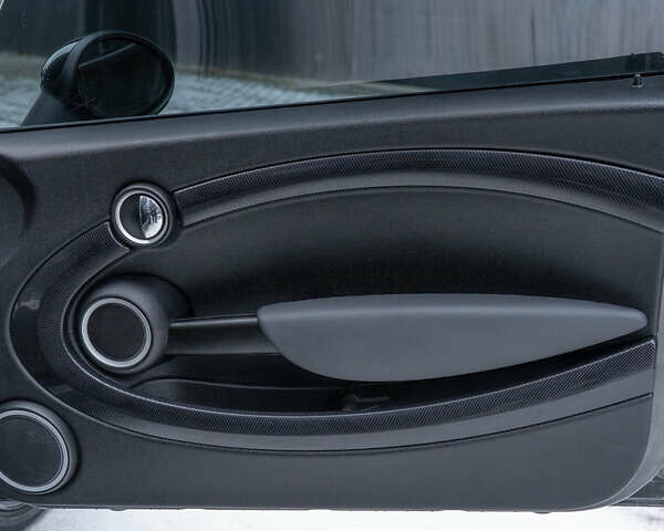 Серый Мини Купер, объемом двигателя 1.6 л и пробегом 169 тыс. км за 8888 $, фото 4 на Automoto.ua