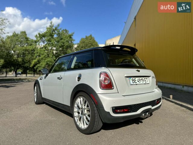 Сірий Міні Cooper, об'ємом двигуна 1.6 л та пробігом 93 тис. км за 10900 $, фото 6 на Automoto.ua