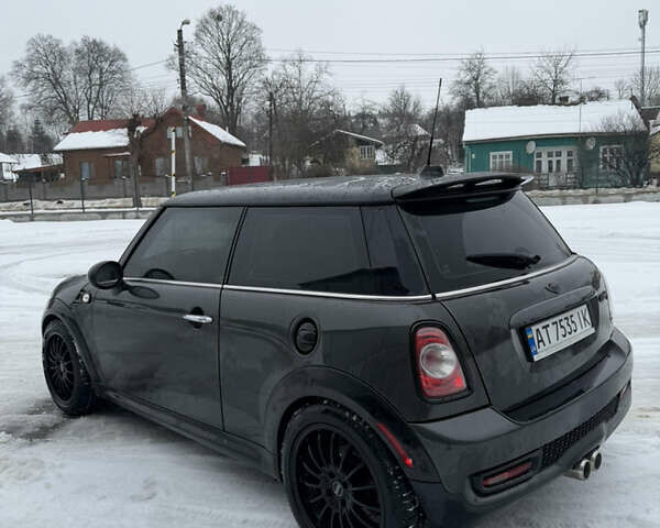 Серый Мини Купер, объемом двигателя 1.6 л и пробегом 170 тыс. км за 9999 $, фото 7 на Automoto.ua