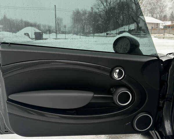 Серый Мини Купер, объемом двигателя 1.6 л и пробегом 170 тыс. км за 9999 $, фото 18 на Automoto.ua