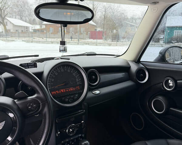 Серый Мини Купер, объемом двигателя 1.6 л и пробегом 170 тыс. км за 9999 $, фото 23 на Automoto.ua