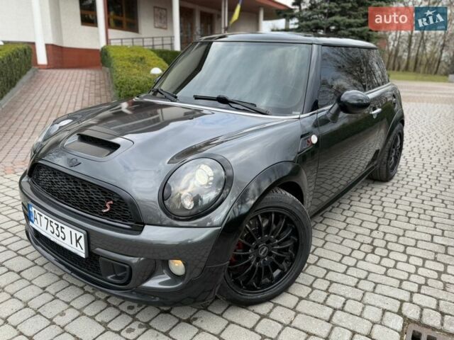 Серый Мини Купер, объемом двигателя 1.6 л и пробегом 170 тыс. км за 10999 $, фото 19 на Automoto.ua