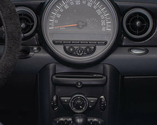 Серый Мини Купер, объемом двигателя 1.6 л и пробегом 169 тыс. км за 8888 $, фото 10 на Automoto.ua