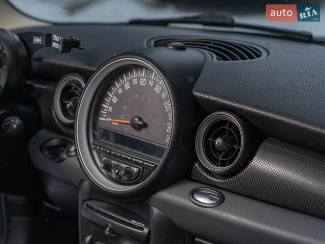 Серый Мини Купер, объемом двигателя 1.6 л и пробегом 169 тыс. км за 8888 $, фото 13 на Automoto.ua