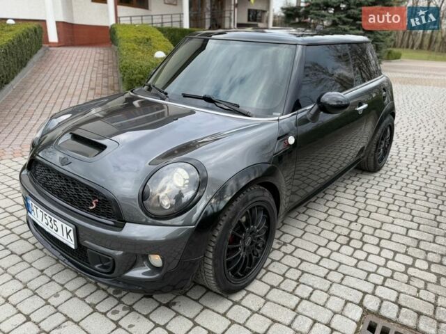 Серый Мини Купер, объемом двигателя 1.6 л и пробегом 170 тыс. км за 10999 $, фото 1 на Automoto.ua