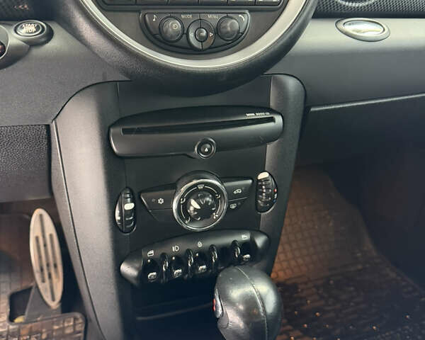 Серый Мини Купер, объемом двигателя 1.6 л и пробегом 170 тыс. км за 9999 $, фото 25 на Automoto.ua