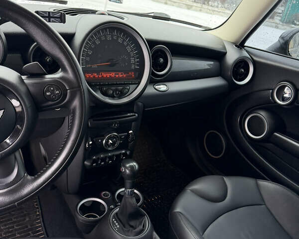 Серый Мини Купер, объемом двигателя 1.6 л и пробегом 170 тыс. км за 9999 $, фото 22 на Automoto.ua