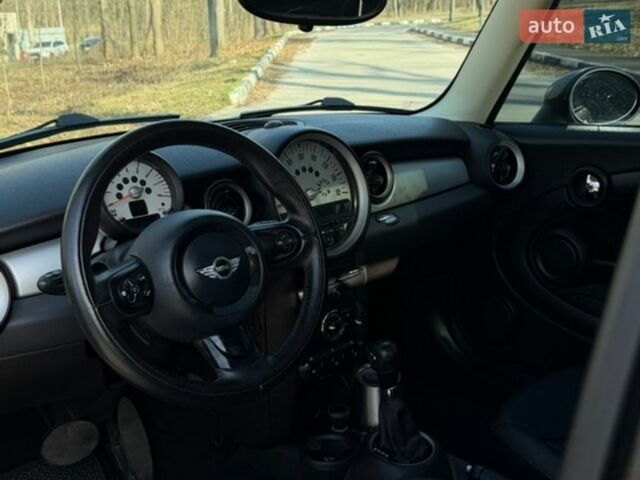 Серый Мини Купер, объемом двигателя 1.6 л и пробегом 170 тыс. км за 7100 $, фото 9 на Automoto.ua