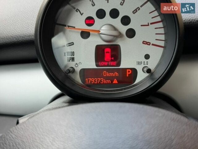 Серый Мини Купер, объемом двигателя 1.6 л и пробегом 170 тыс. км за 7100 $, фото 8 на Automoto.ua