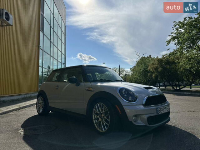 Сірий Міні Cooper, об'ємом двигуна 1.6 л та пробігом 93 тис. км за 10900 $, фото 9 на Automoto.ua