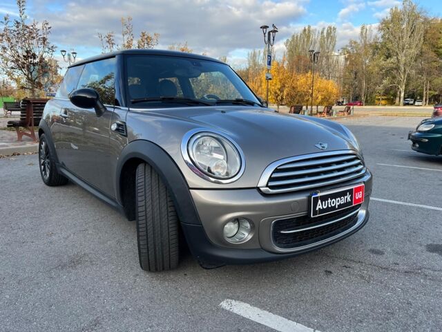 Сірий Міні Cooper, об'ємом двигуна 1.6 л та пробігом 124 тис. км за 8290 $, фото 6 на Automoto.ua