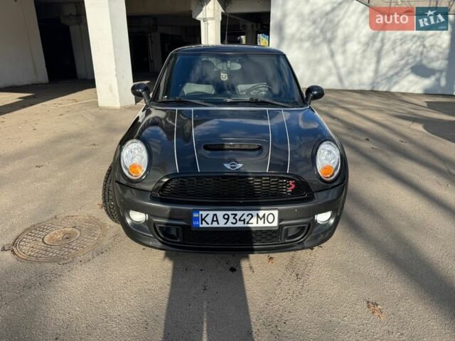 Сірий Міні Cooper, об'ємом двигуна 1.6 л та пробігом 247 тис. км за 8299 $, фото 1 на Automoto.ua