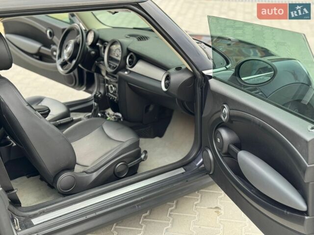 Сірий Міні Cooper, об'ємом двигуна 1.6 л та пробігом 210 тис. км за 7100 $, фото 10 на Automoto.ua