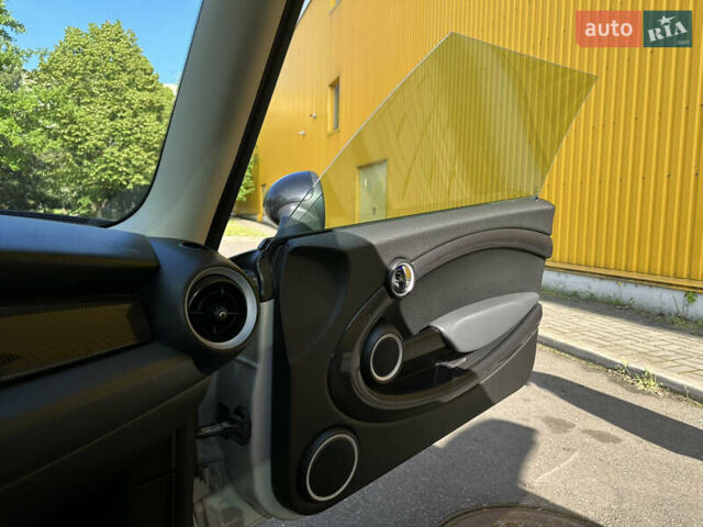 Сірий Міні Cooper, об'ємом двигуна 1.6 л та пробігом 93 тис. км за 14000 $, фото 16 на Automoto.ua