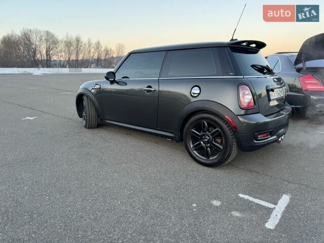 Сірий Міні Cooper, об'ємом двигуна 1.6 л та пробігом 247 тис. км за 8299 $, фото 19 на Automoto.ua