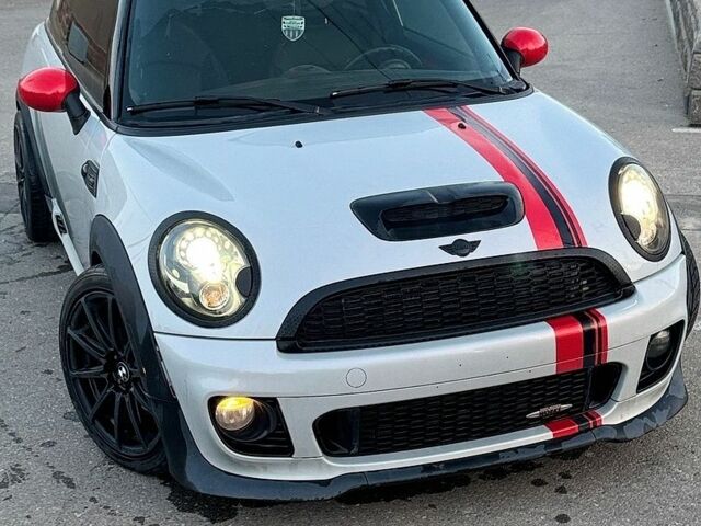 Сірий Міні Cooper, об'ємом двигуна 1.6 л та пробігом 76 тис. км за 11000 $, фото 5 на Automoto.ua