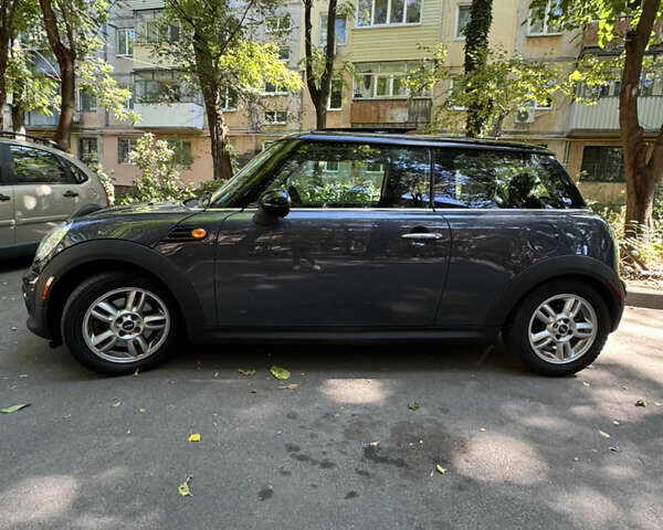 Серый Мини Купер, объемом двигателя 1.6 л и пробегом 176 тыс. км за 8200 $, фото 1 на Automoto.ua
