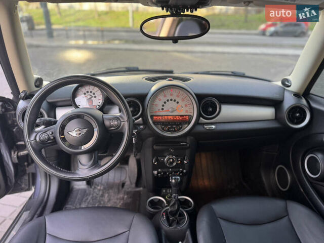 Серый Мини Купер, объемом двигателя 1.6 л и пробегом 175 тыс. км за 7500 $, фото 9 на Automoto.ua