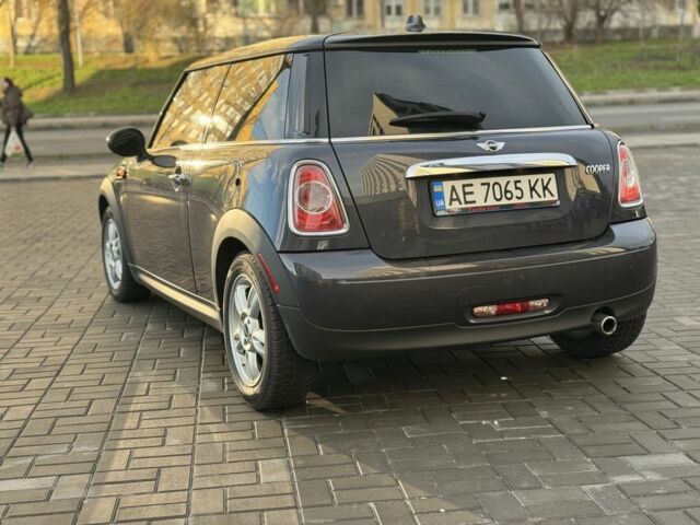 Сірий Міні Cooper, об'ємом двигуна 1.6 л та пробігом 176 тис. км за 7500 $, фото 5 на Automoto.ua