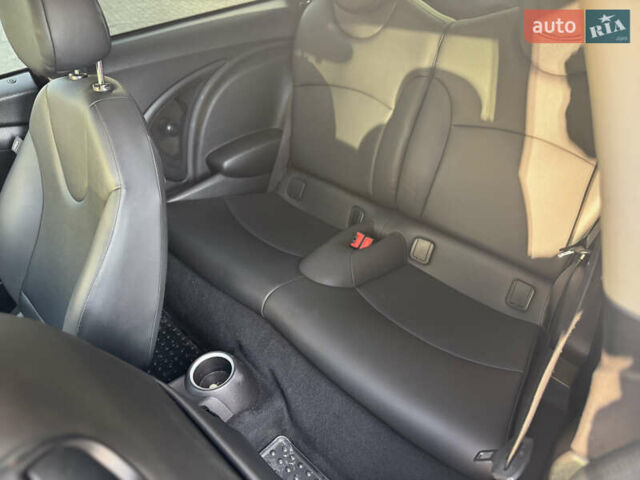 Сірий Міні Cooper, об'ємом двигуна 1.6 л та пробігом 176 тис. км за 7500 $, фото 10 на Automoto.ua