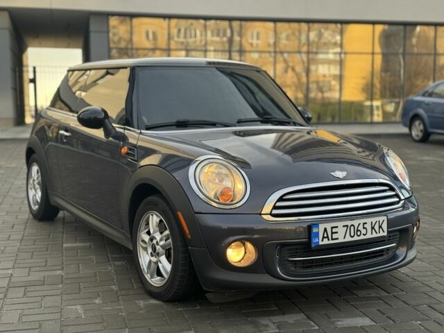 Сірий Міні Cooper, об'ємом двигуна 1.6 л та пробігом 176 тис. км за 7500 $, фото 2 на Automoto.ua