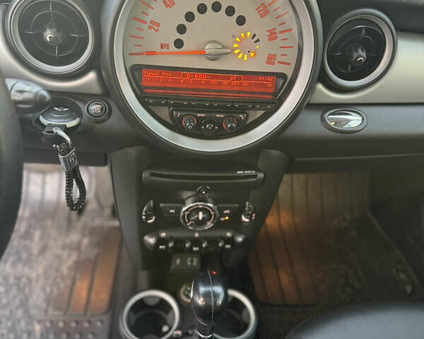 Сірий Міні Cooper, об'ємом двигуна 1.6 л та пробігом 176 тис. км за 7500 $, фото 12 на Automoto.ua