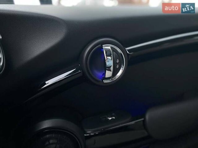 Сірий Міні Cooper, об'ємом двигуна 1.5 л та пробігом 85 тис. км за 11990 $, фото 40 на Automoto.ua