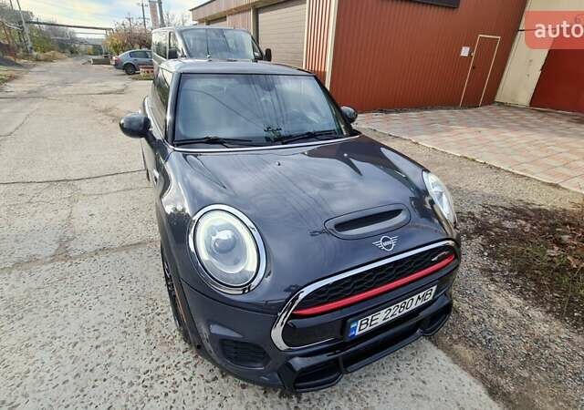Серый Мини Купер, объемом двигателя 2 л и пробегом 209 тыс. км за 11000 $, фото 15 на Automoto.ua