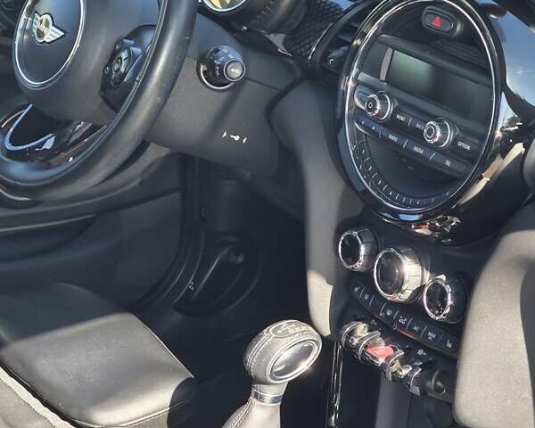 Сірий Міні Cooper, об'ємом двигуна 2 л та пробігом 167 тис. км за 10999 $, фото 7 на Automoto.ua