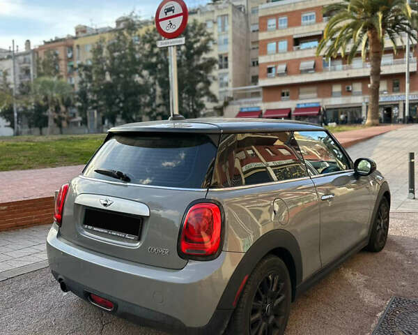 Серый Мини Купер, объемом двигателя 1.5 л и пробегом 86 тыс. км за 10990 $, фото 3 на Automoto.ua