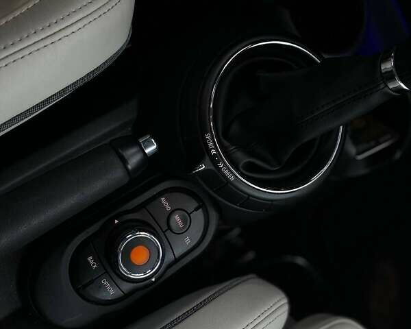 Сірий Міні Cooper, об'ємом двигуна 1.5 л та пробігом 85 тис. км за 11990 $, фото 33 на Automoto.ua