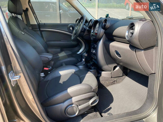 Сірий Міні Cooper, об'ємом двигуна 1.6 л та пробігом 110 тис. км за 12700 $, фото 10 на Automoto.ua