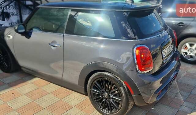 Серый Мини Купер, объемом двигателя 2 л и пробегом 209 тыс. км за 11000 $, фото 5 на Automoto.ua